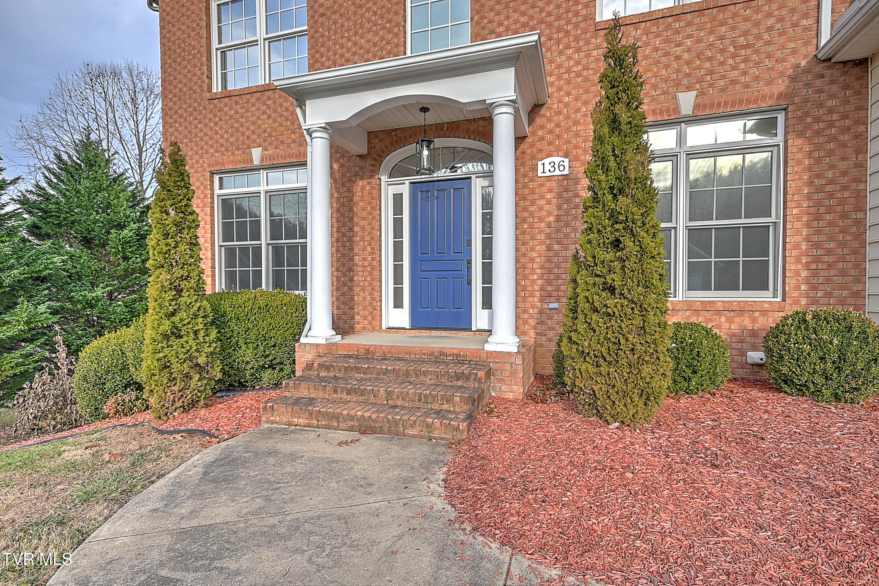 136 Queensgate Bristol, TN 37620 - Photo 6 of 60 136 Queensgate LH-6