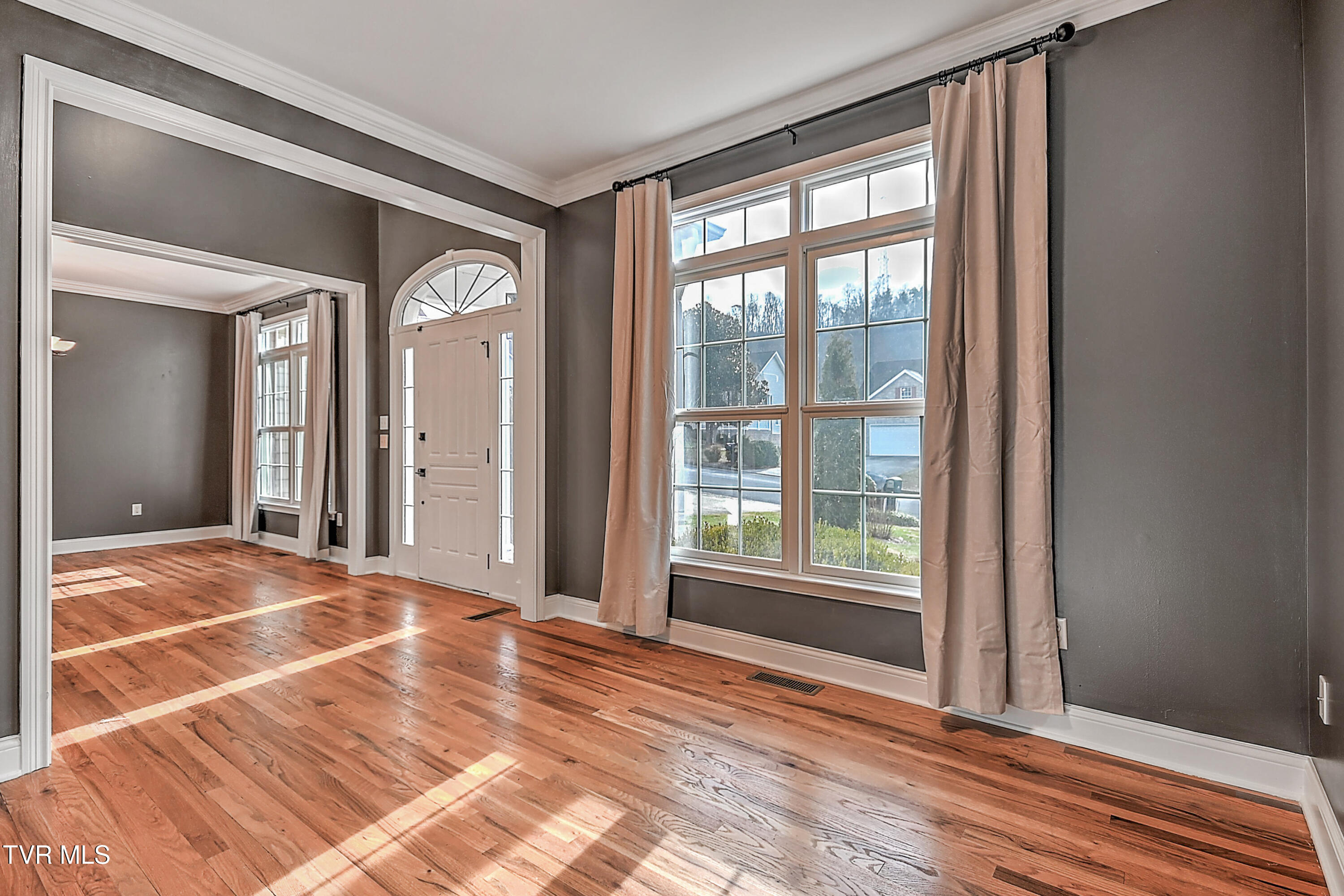 136 Queensgate Bristol, TN 37620 - Photo 9 of 60 136 Queensgate LH-9