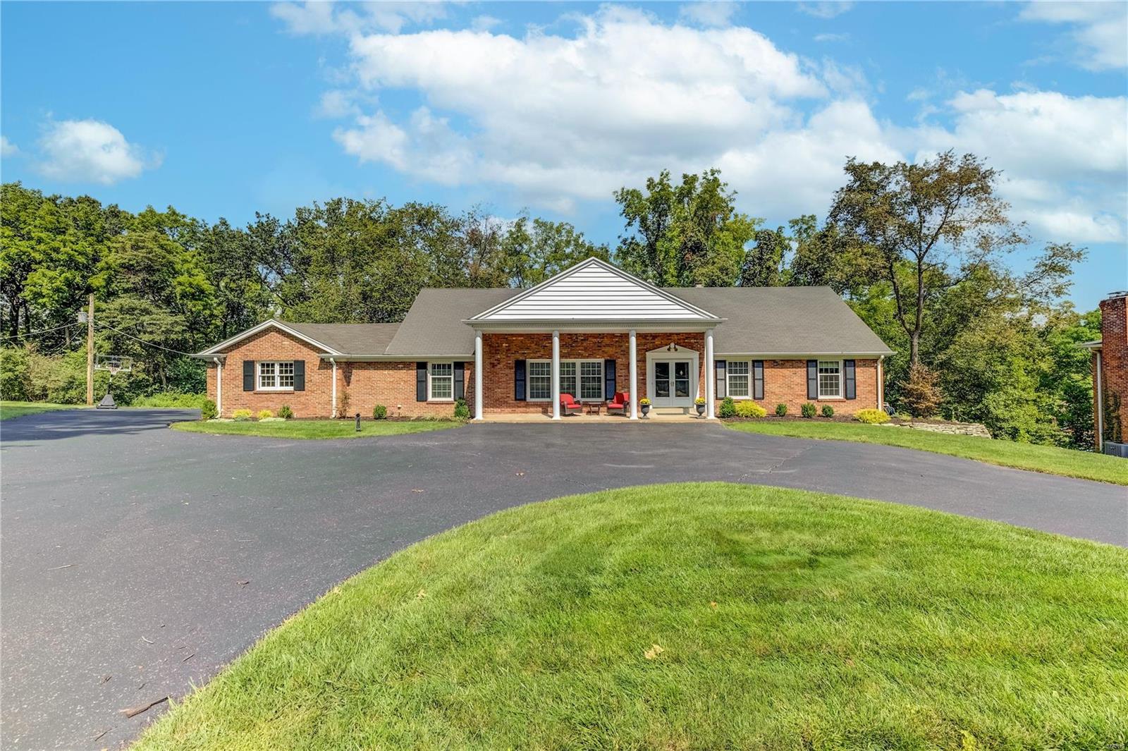 12175 Point Oak Road Des Peres, MO 63131 - Photo 1 of 29 Gallery Image 1
