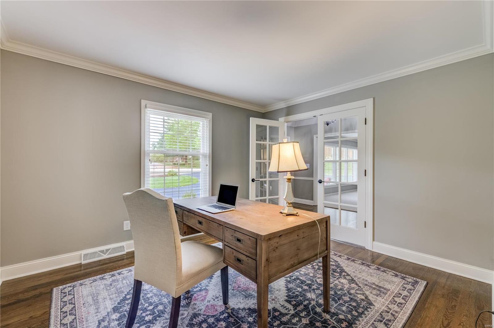12175 Point Oak Road Des Peres, MO 63131 - Photo 3 of 29 Gallery Image 3