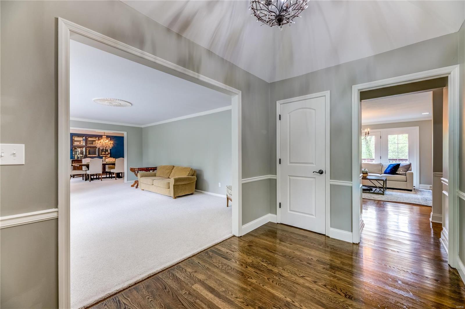 12175 Point Oak Road Des Peres, MO 63131 - Photo 4 of 29 Gallery Image 4