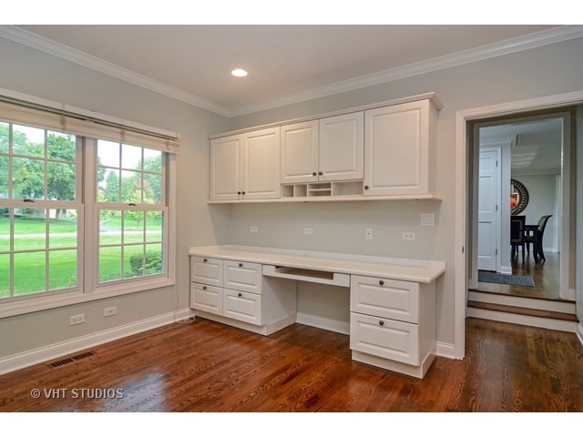 820 North Inverway Road Inverness, IL 60067 - Photo 11 of 25 a kitchen view with wooden floor and electronic appliances