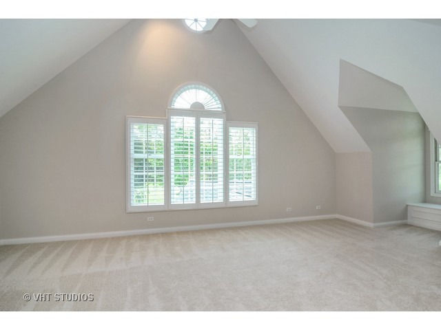 820 North Inverway Road Inverness, IL 60067 - Photo 17 of 25 a view of an empty room with a window