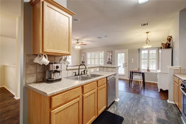 $2,100 | 3303 Cave Dome Path, Round Rock, TX 78681