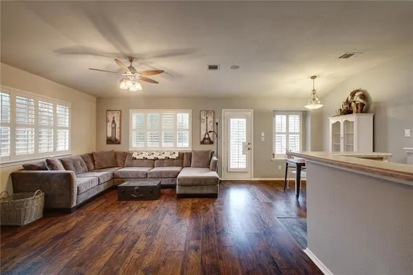 $2,100 | 3303 Cave Dome Path, Round Rock, TX 78681