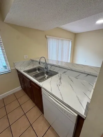 $2,700 | Weston, Weston, FL 33326