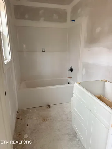 $319,900 | 207 Andy Carr Avenue, Alcoa, TN 37701