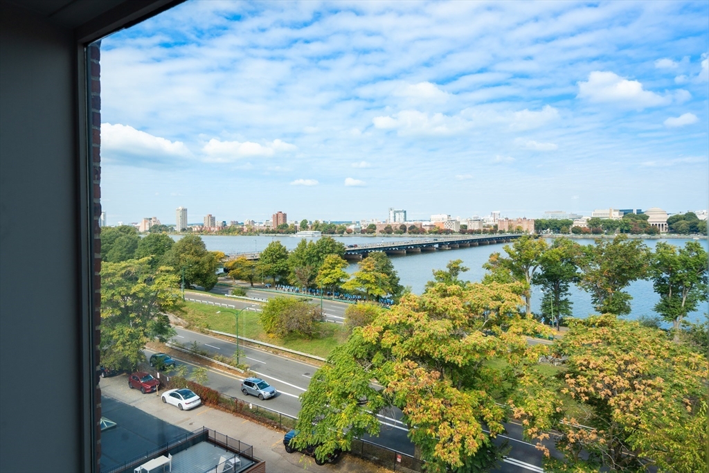 458 Beacon Street, Unit 6 Boston, MA 02115 - Photo 4 of 16 a view of a lake with a city view