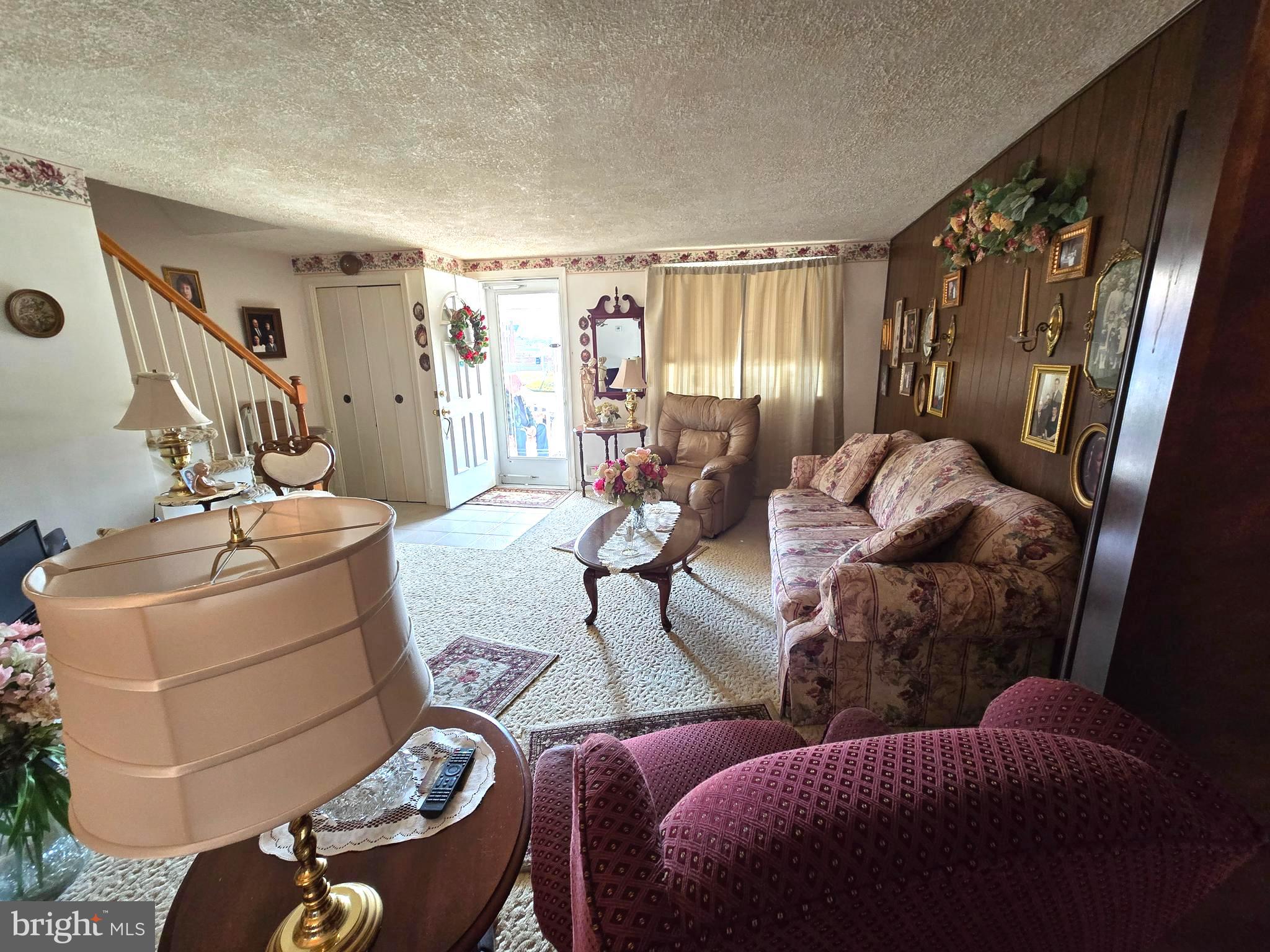 7852 Rockbourne Road Dundalk, MD 21222 - Photo 4 of 17 Living Room