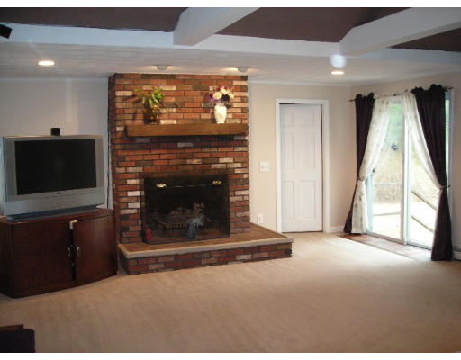 13 Williams Road North Reading, MA 01864 - Photo 8 of 14 Gallery Image 8