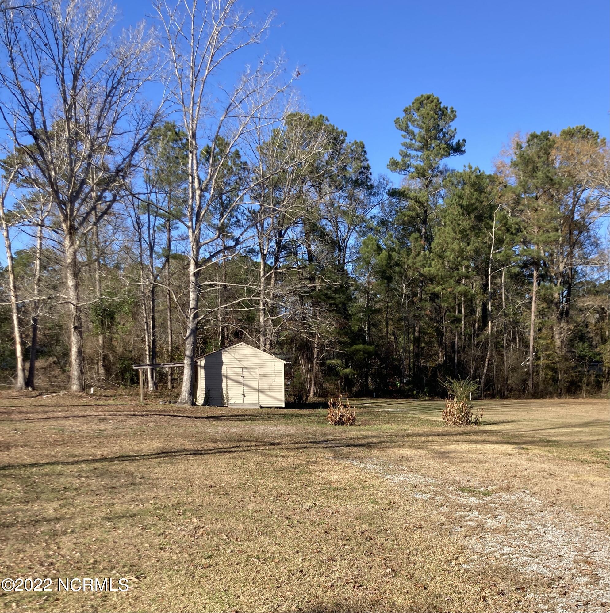 406 Old Pollocksville Road New Bern, NC 28562 - Photo 4 of 5 IMG_3189