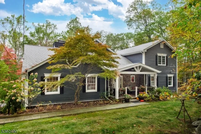 $949,999 | 2 Briarcliff Terrace, Kinnelon, NJ 07405