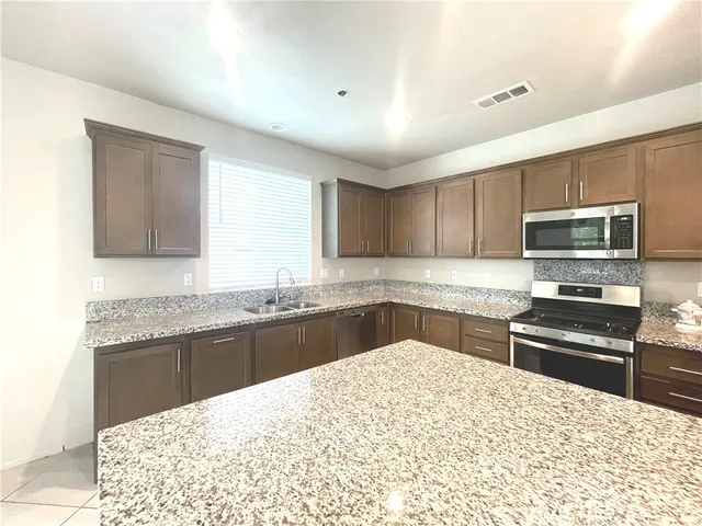 $3,000 | 26020 Abigail Avenue, Murrieta, CA 92563