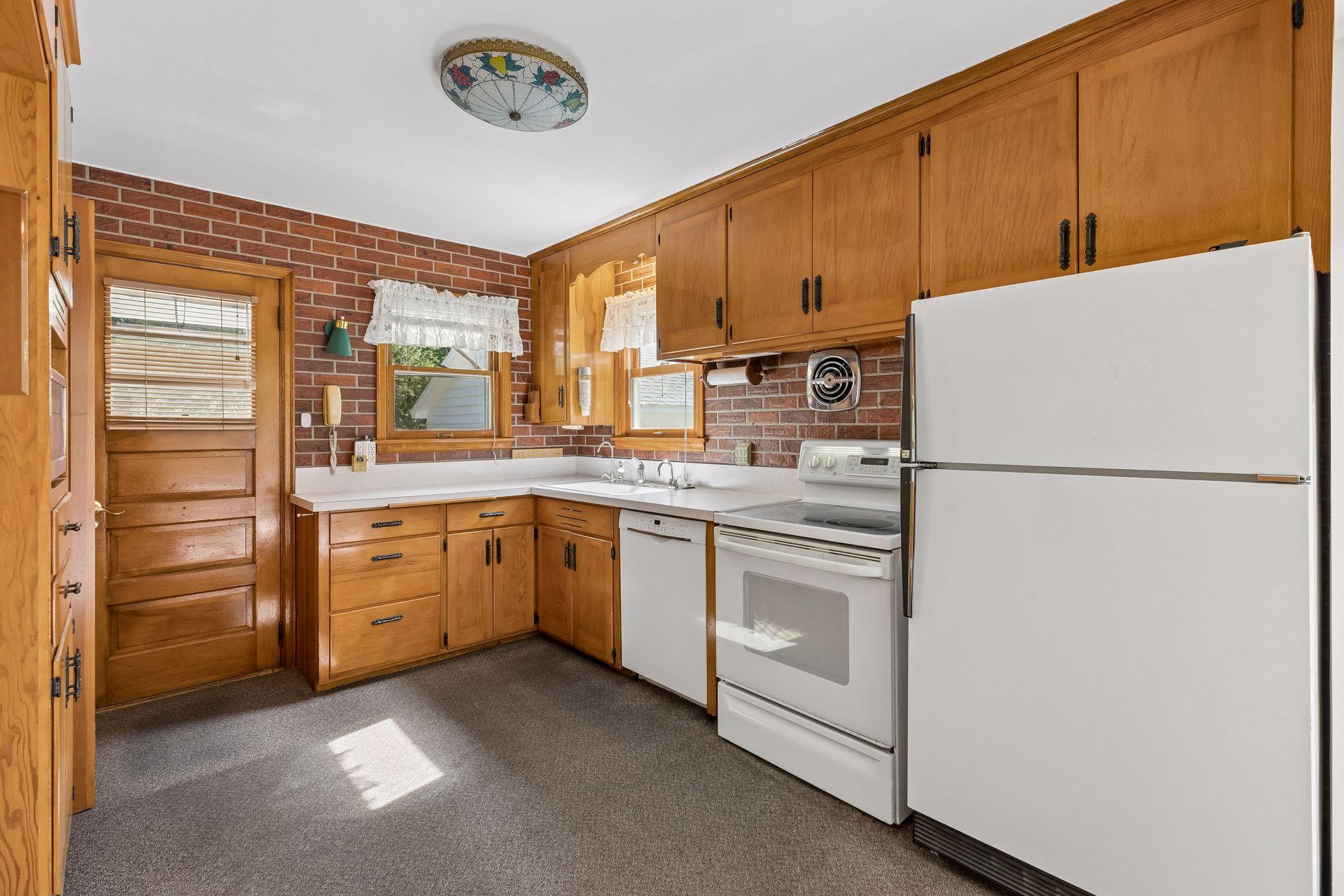 8080 Groveland Road Mounds View, MN 55112 - Photo 9 of 33