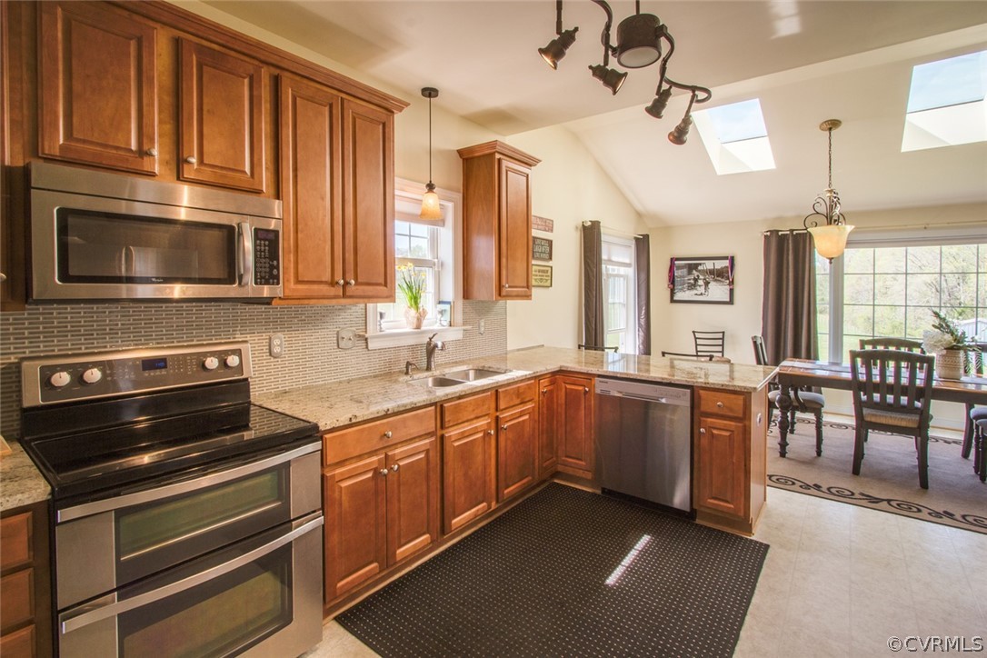 6085 Cartersville Road Powhatan, VA 23139 - Photo 20 of 50 Kitchen has SS appliances, granite and 47" cabinen