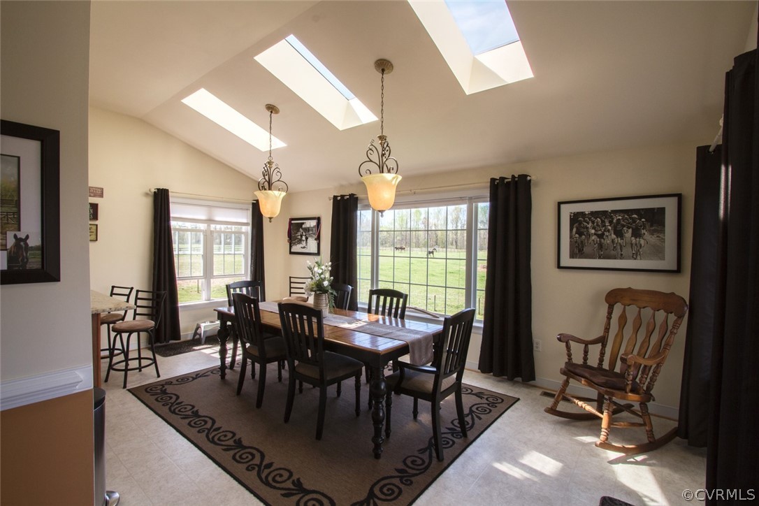 6085 Cartersville Road Powhatan, VA 23139 - Photo 5 of 50 Bright and sunny eat-in area off the kitchen with