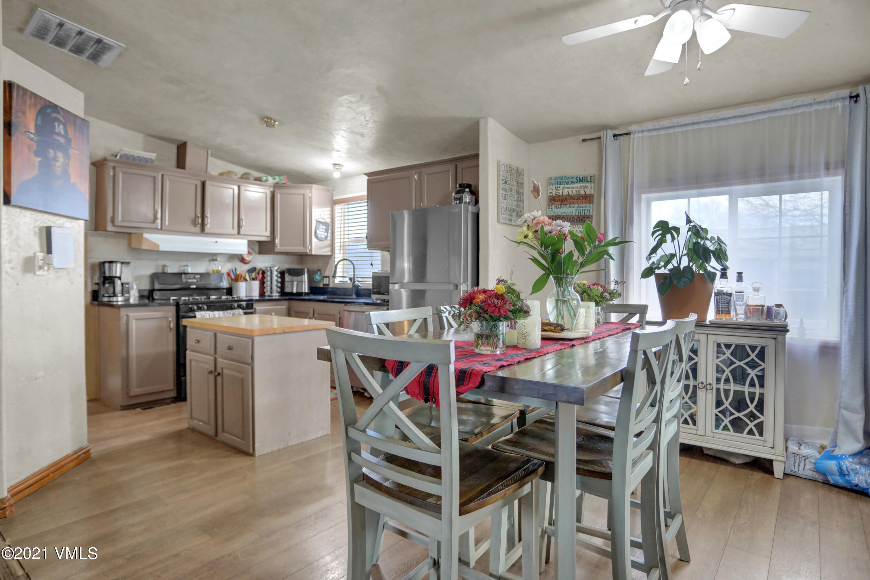 114 Spring Circle Gypsum, CO 81637 - Photo 8 of 27 Kitchen-7 copy 4