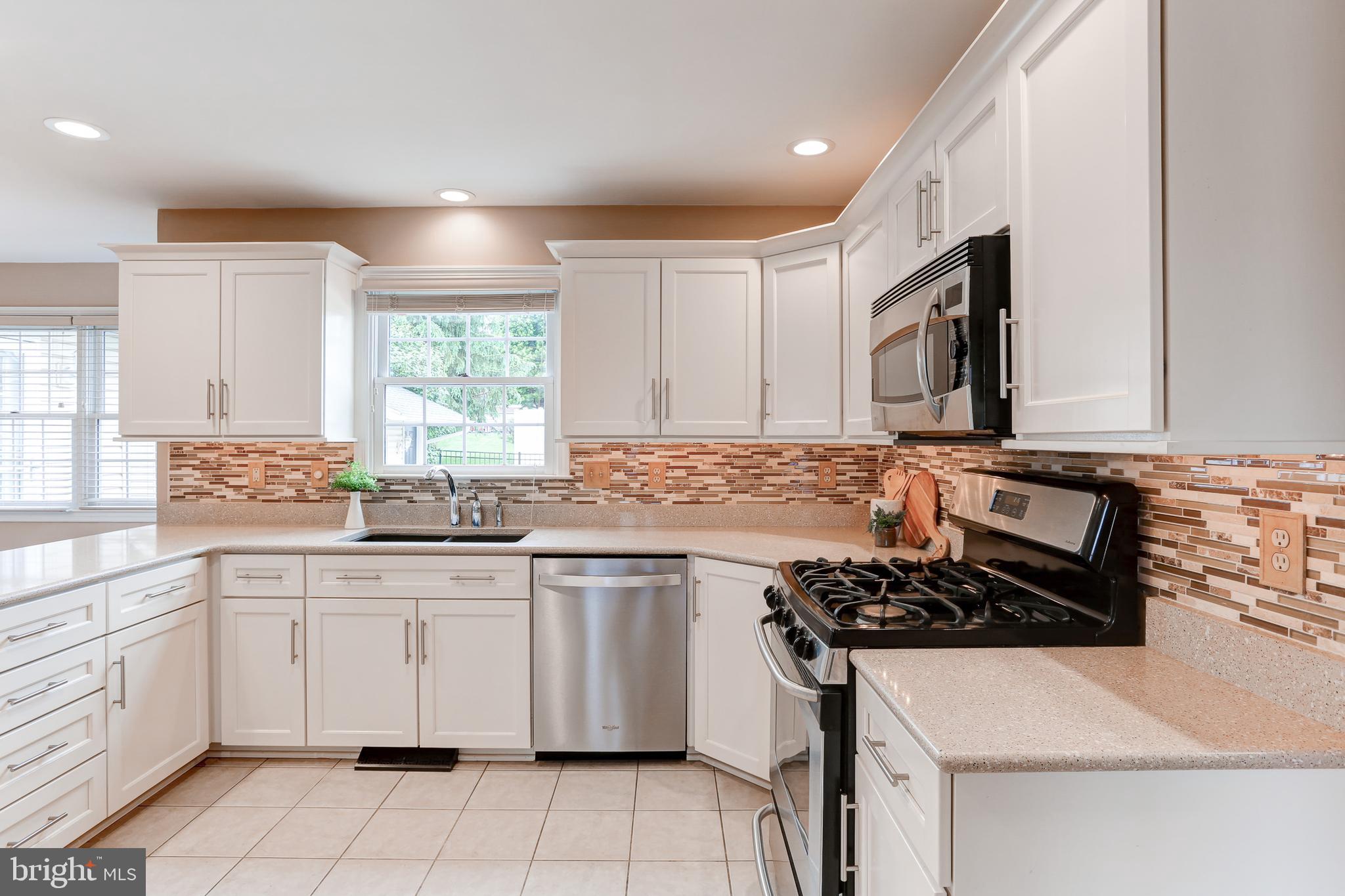 10 Silver Maple Drive Boiling Springs, PA 17007 - Photo 13 of 35