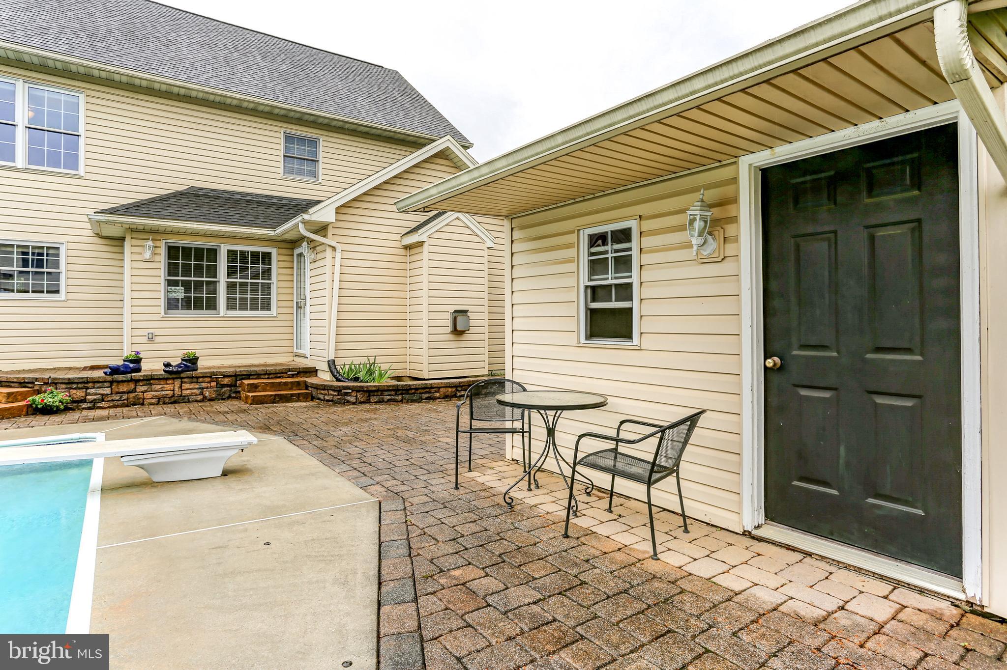 10 Silver Maple Drive Boiling Springs, PA 17007 - Photo 4 of 35