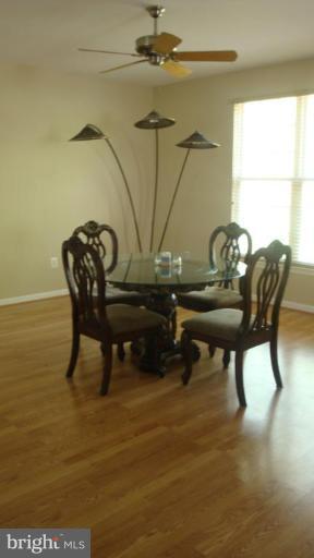 17567 Deweys Run Lane Dumfries, VA 22026 - Photo 5 of 20 a living room with furniture