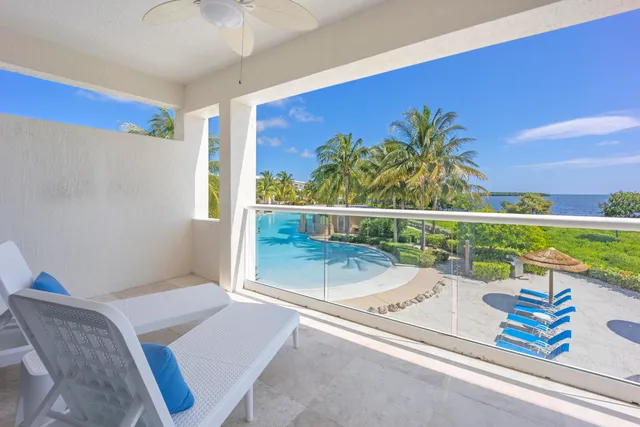 a view of an outdoor kitchen