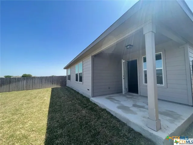 a front view of house with yard