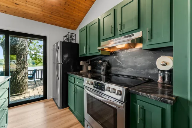 $650,000 | 40 Northwood Drive, Point Blank, TX 77364