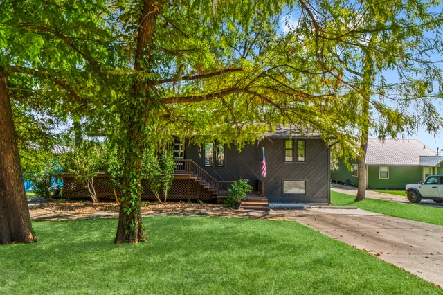 $650,000 | 40 Northwood Drive, Point Blank, TX 77364