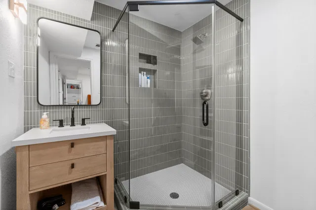 $650,000 | 40 Northwood Drive, Point Blank, TX 77364