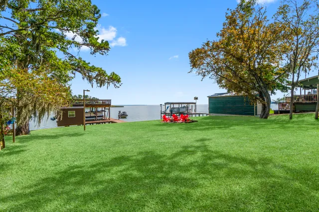 $650,000 | 40 Northwood Drive, Point Blank, TX 77364
