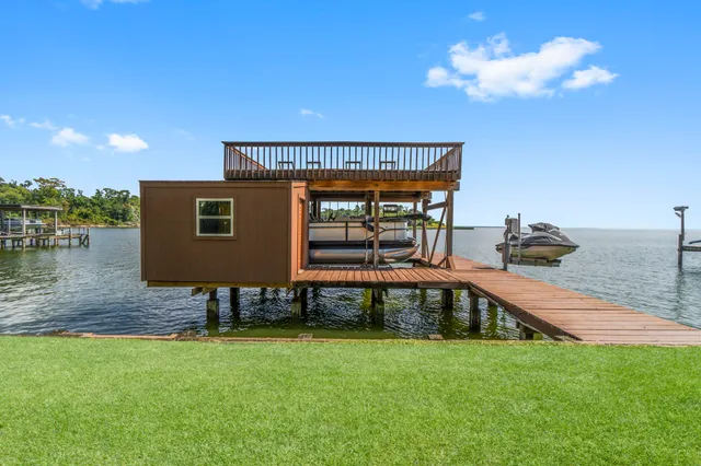 $650,000 | 40 Northwood Drive, Point Blank, TX 77364