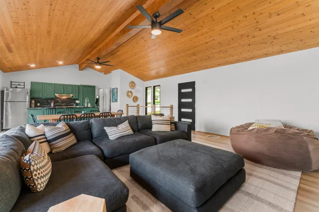 $650,000 | 40 Northwood Drive, Point Blank, TX 77364