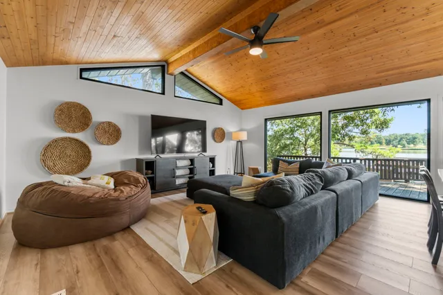 $650,000 | 40 Northwood Drive, Point Blank, TX 77364