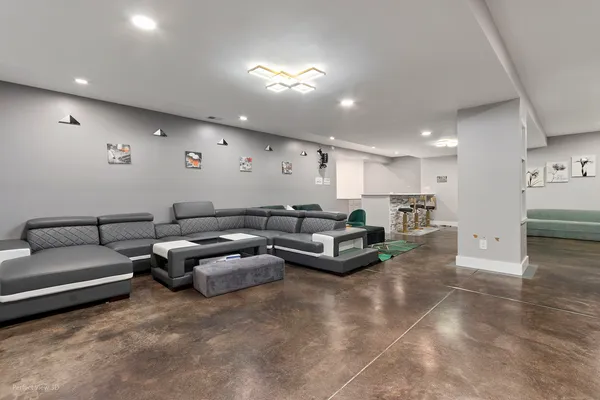 $750,000 | 605 Independence Avenue, Sycamore, IL 60178