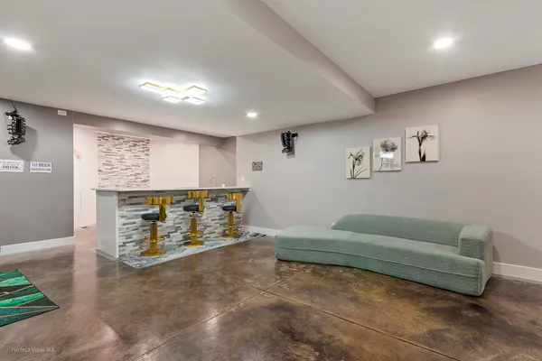 $750,000 | 605 Independence Avenue, Sycamore, IL 60178