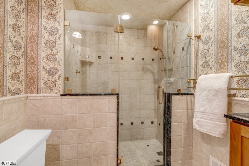 21 Heritage Drive, Unit G Chatham, NJ 07928 - Photo 13 of 18