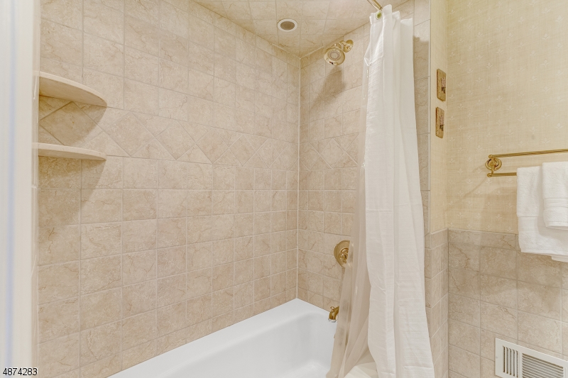 21 Heritage Drive, Unit G Chatham, NJ 07928 - Photo 17 of 18