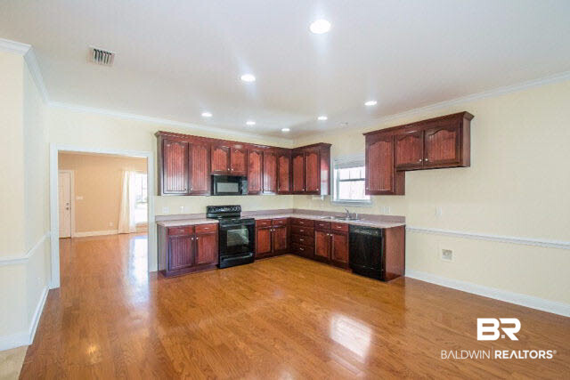 10335 Emmanuel Street Daphne, AL 36526 - Photo 5 of 29 Kitchen