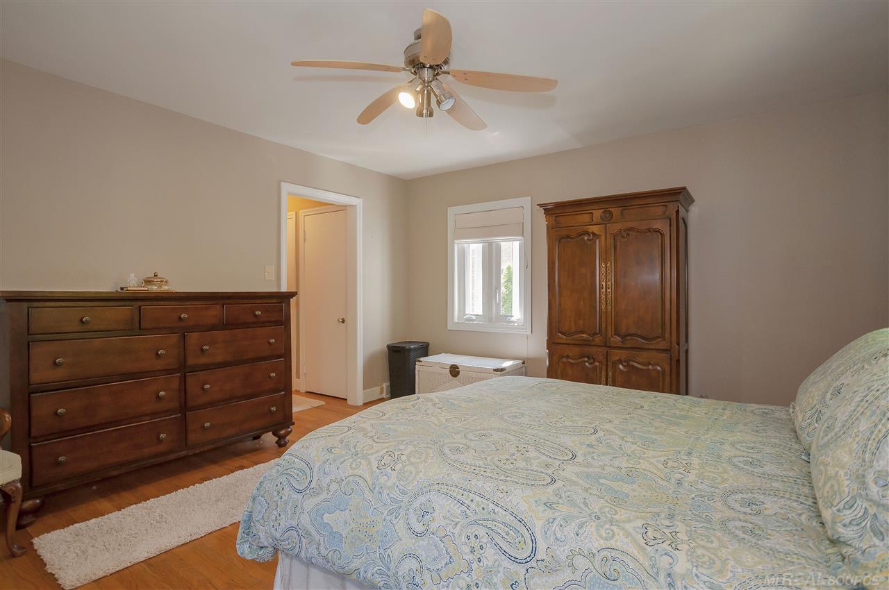 323 Moran Road Grosse Pointe, MI 48236 - Photo 22 of 33 31348932-21.JPG