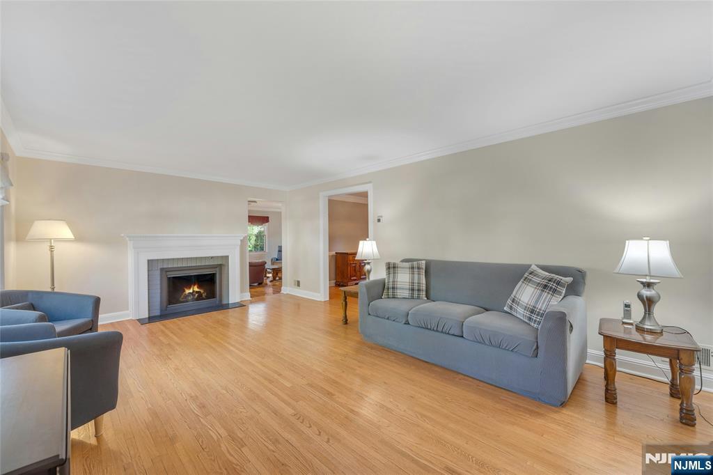 678 Millbrook Road River Edge, NJ 07661 - Photo 2 of 34