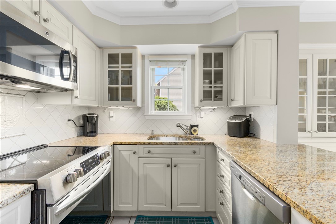213 Corey Lane, Unit 213 Middletown, RI 02842 - Photo 22 of 40