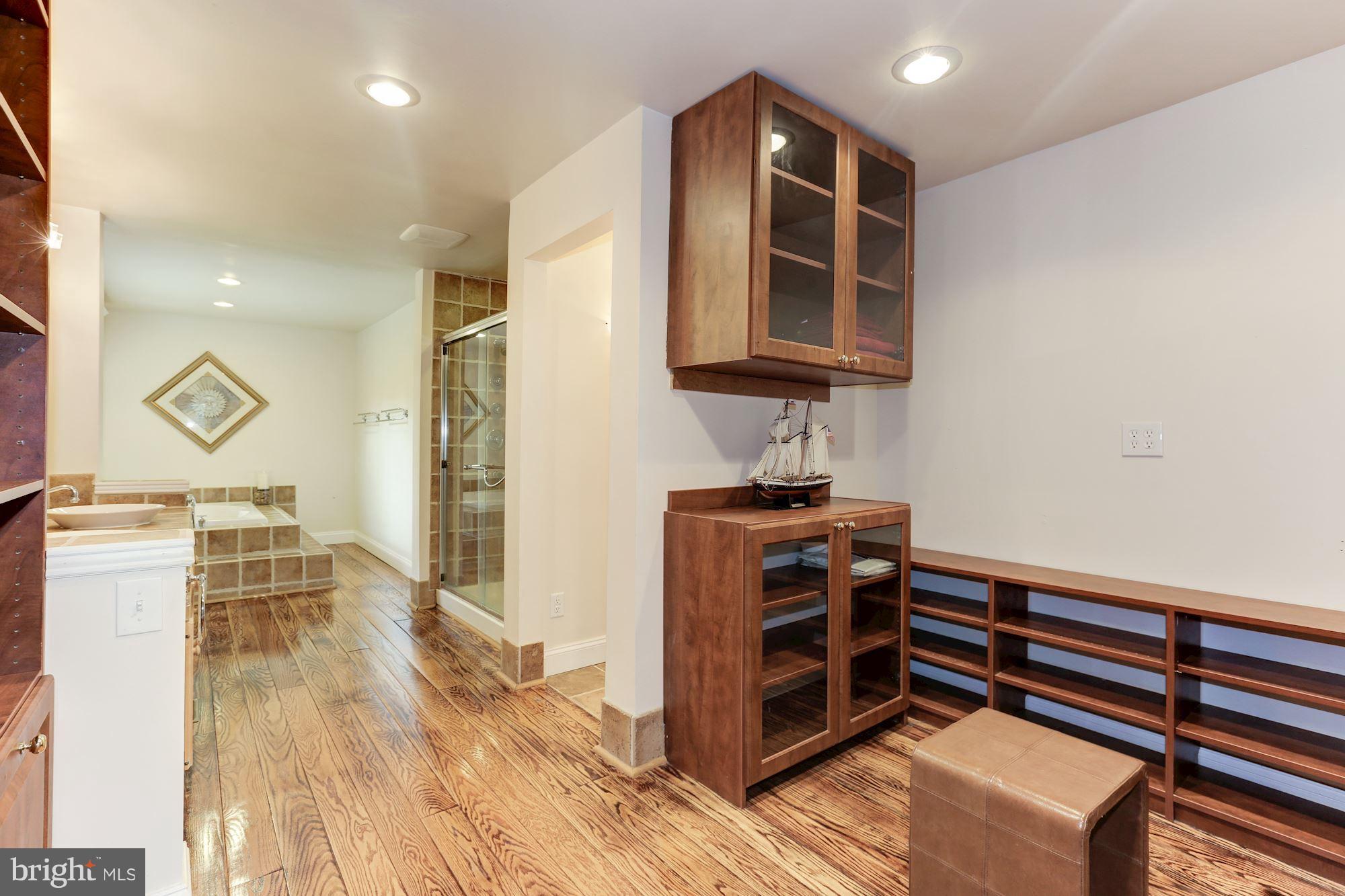 6207 Arkendale Road Alexandria, VA 22307 - Photo 11 of 30 Master Bath