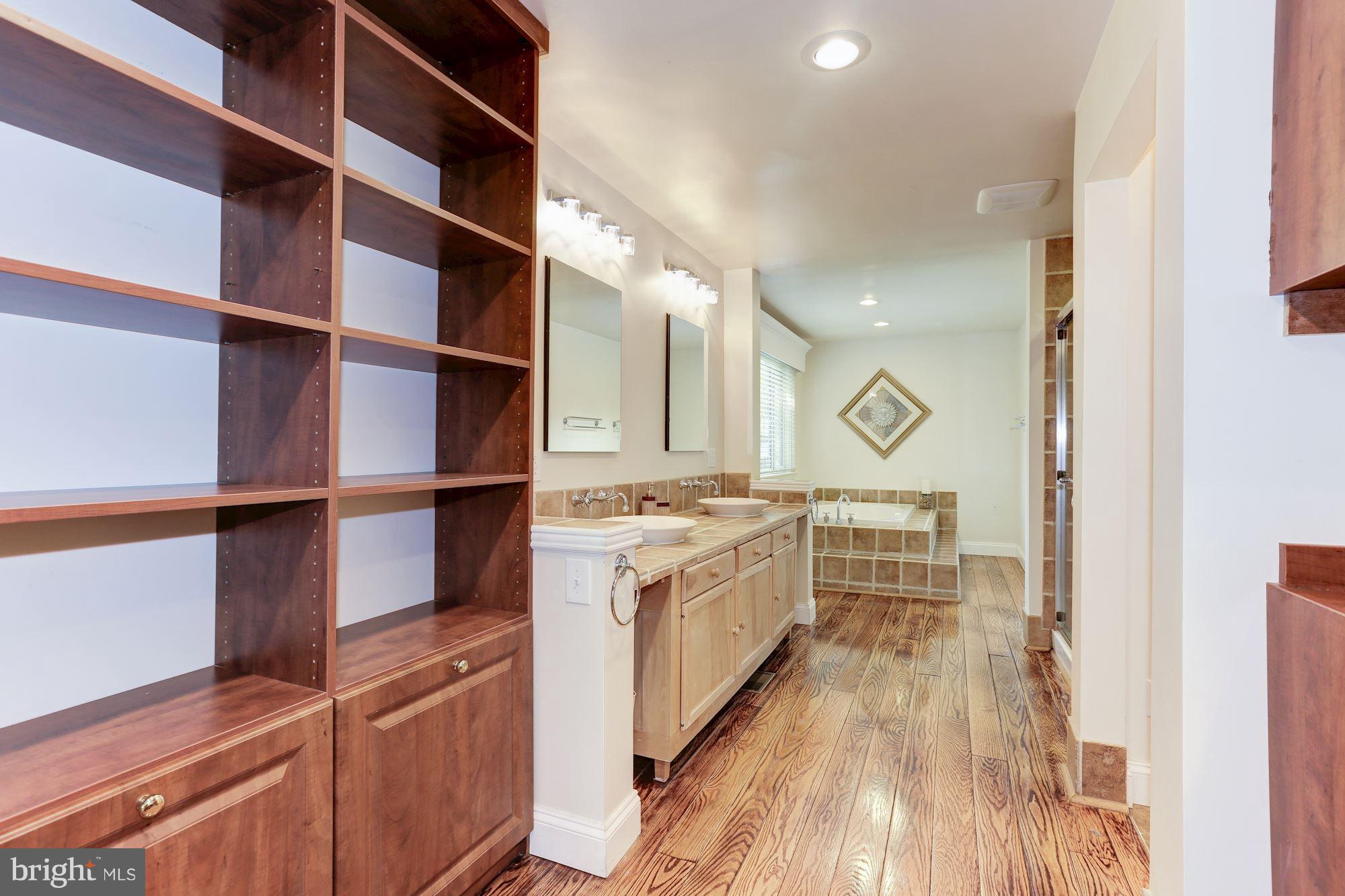 6207 Arkendale Road Alexandria, VA 22307 - Photo 13 of 30 Master Bath