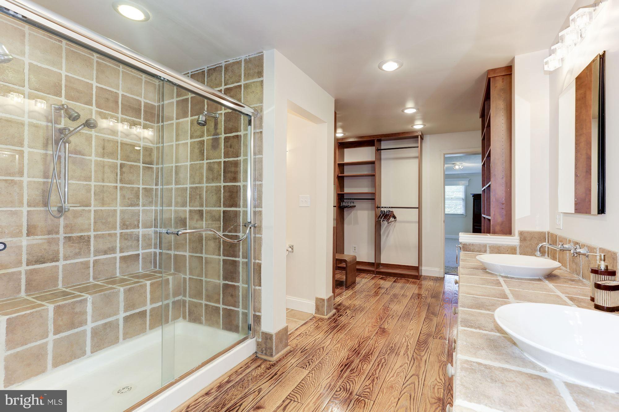 6207 Arkendale Road Alexandria, VA 22307 - Photo 14 of 30 Bath (Master)