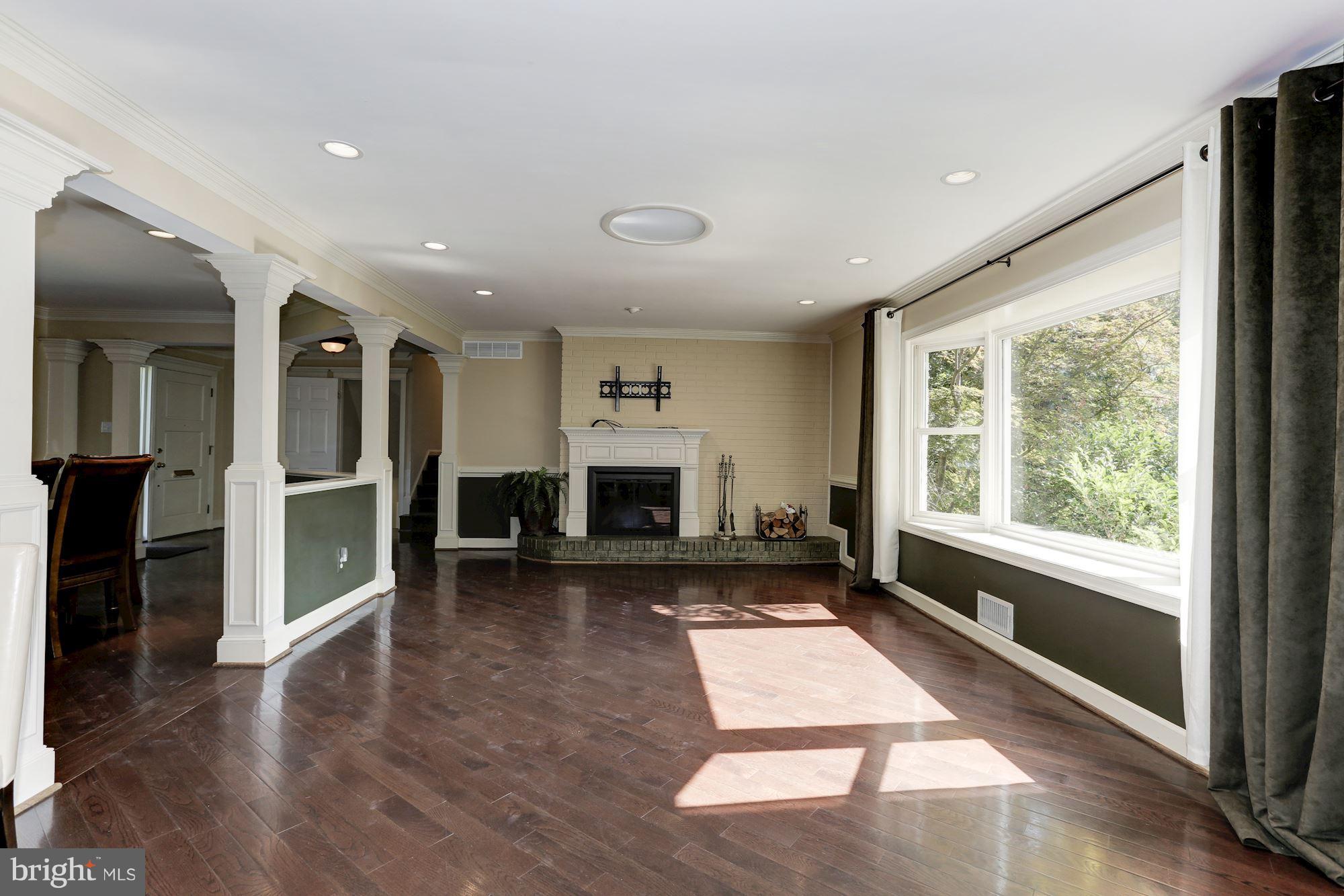 6207 Arkendale Road Alexandria, VA 22307 - Photo 4 of 30 Living Room