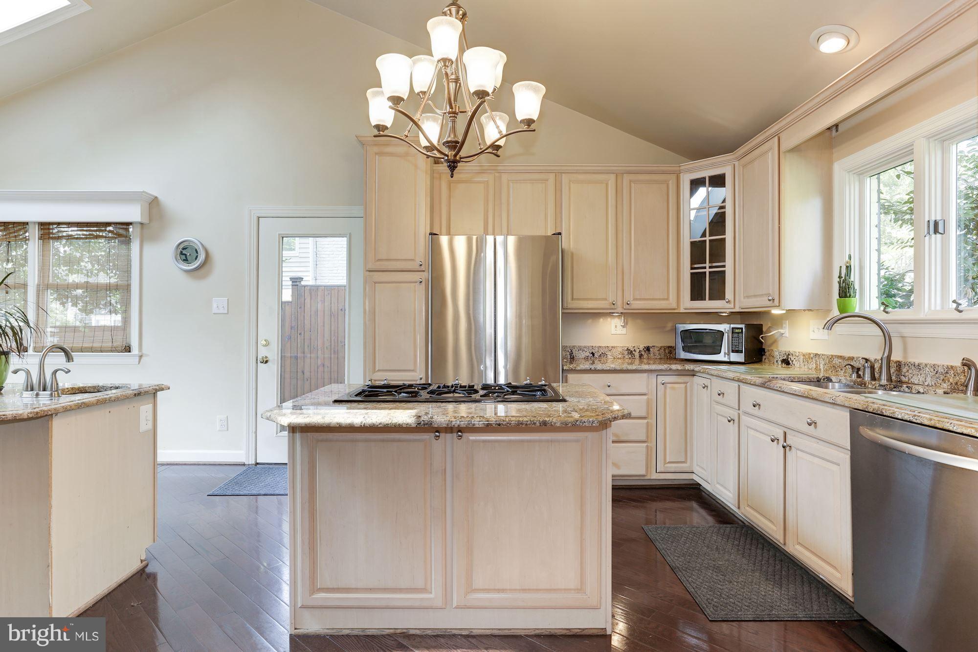 6207 Arkendale Road Alexandria, VA 22307 - Photo 8 of 30 Kitchen