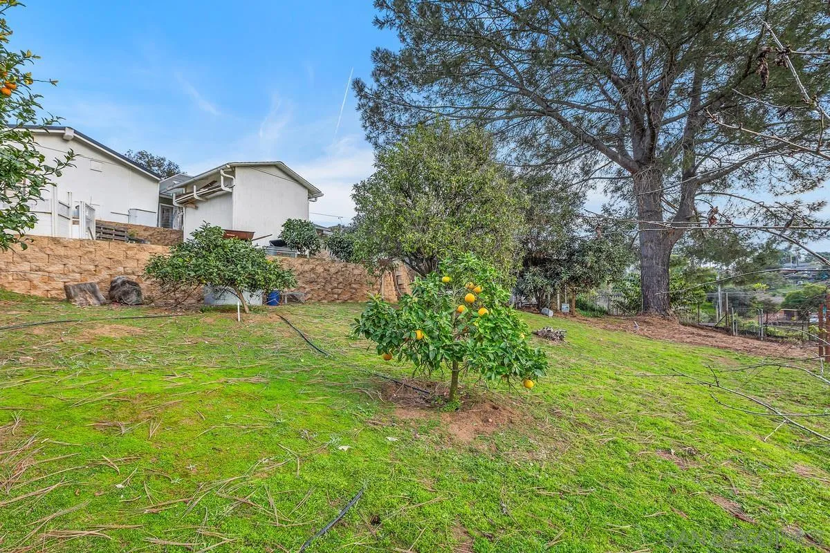 1051 Crest View Road Vista, CA 92081 - Photo 40 of 55 Gallery Image 40