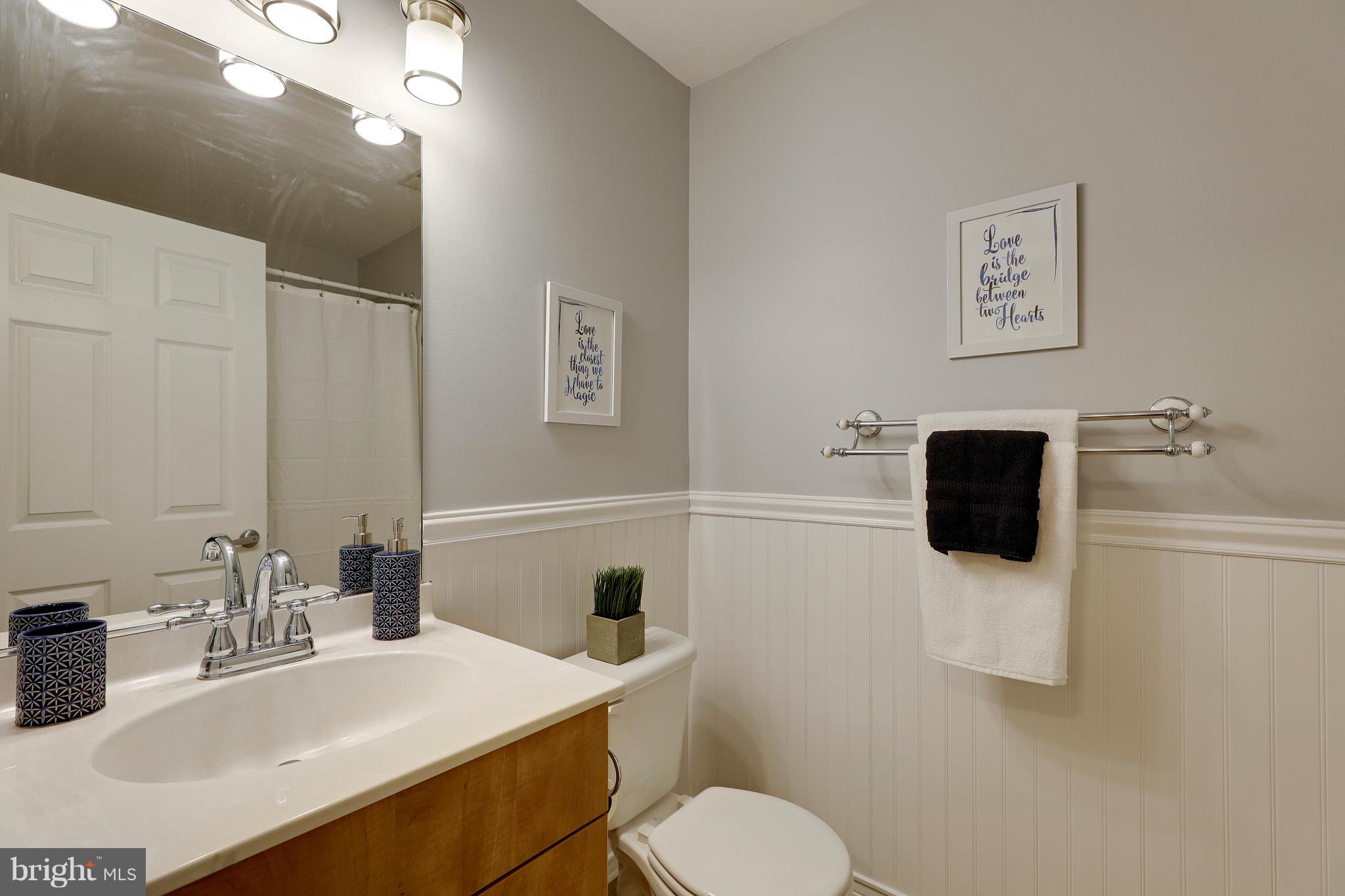 1002 Primrose Road, Unit 304 Annapolis, MD 21403 - Photo 13 of 33 Full Bathroom