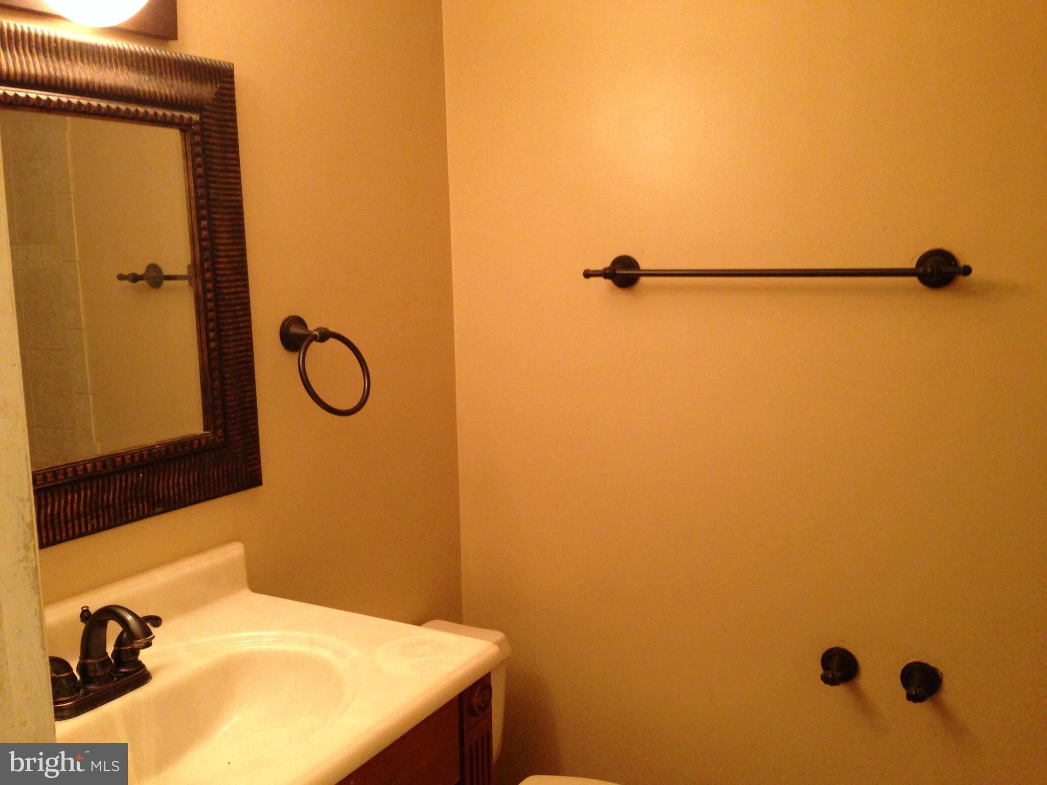 993 Heather Ridge Drive, Unit 5G Frederick, MD 21702 - Photo 6 of 18 Bath