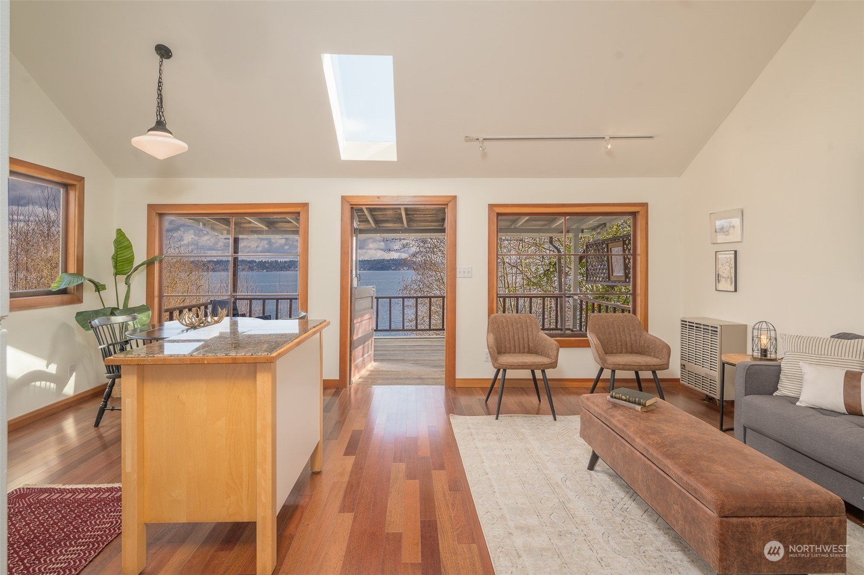 15706 Shanahan Road Southwest Vashon, WA 98070 - Photo 11 of 32 Gallery Image 11